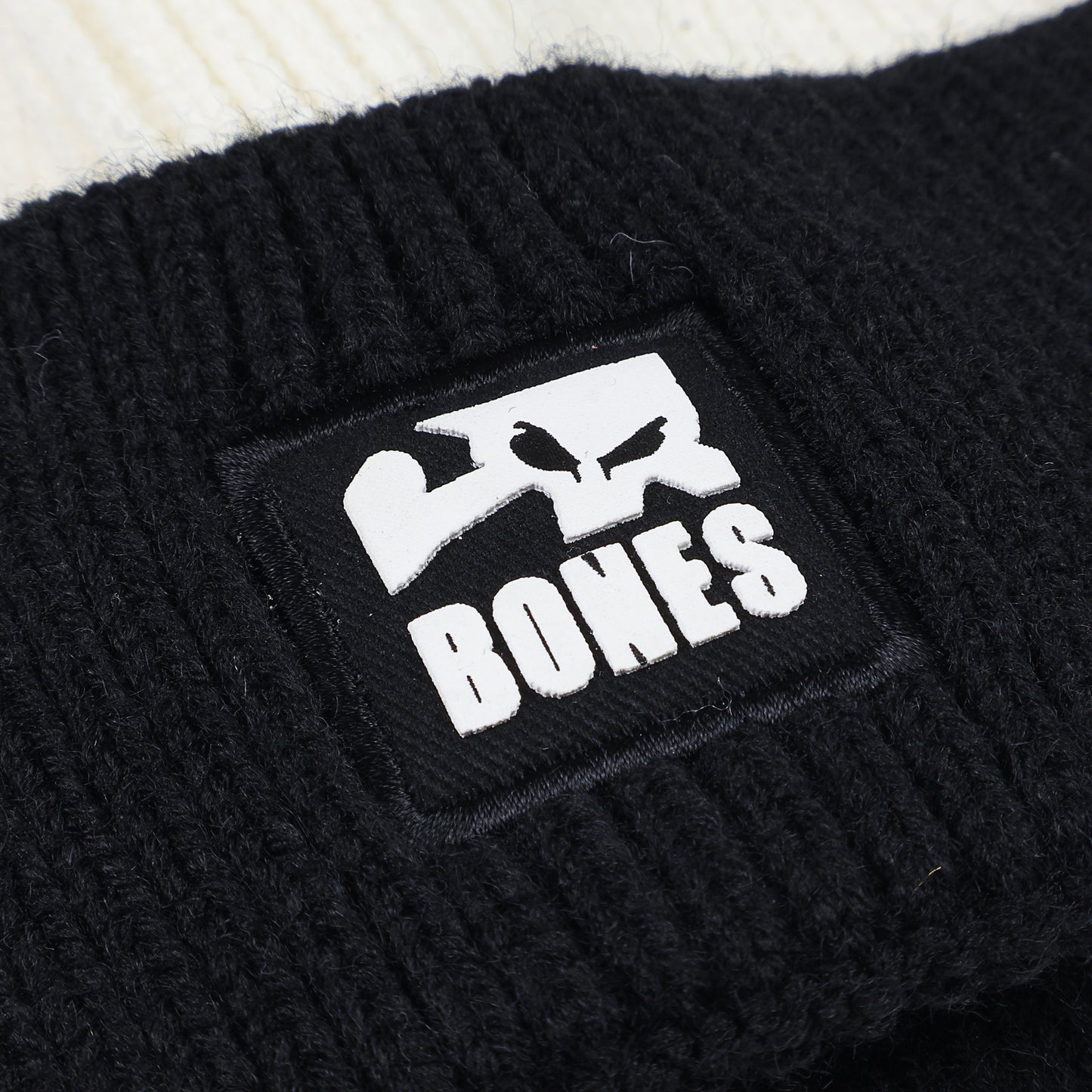 Bones Patch Tck Beanie - Blanco/Negro