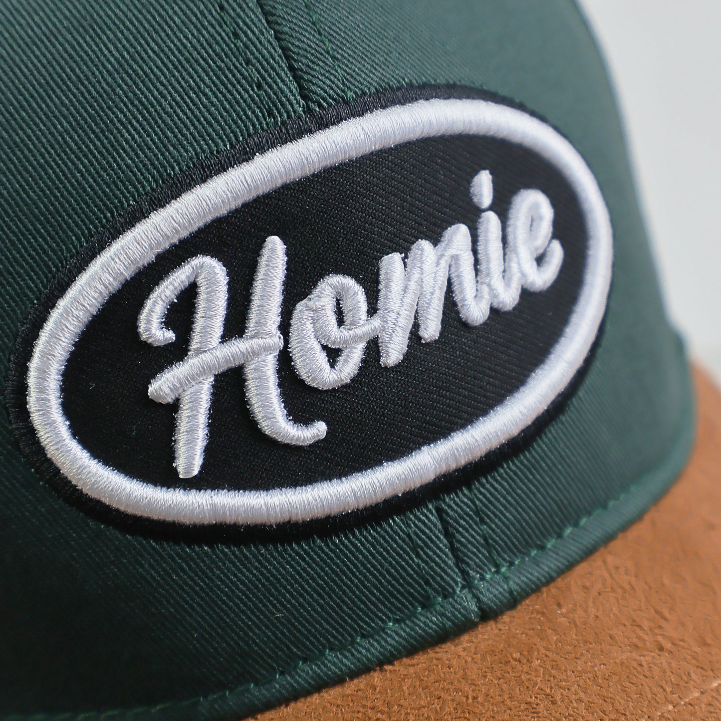 Homie White Urban Letters Suede BLT Cap - Verde