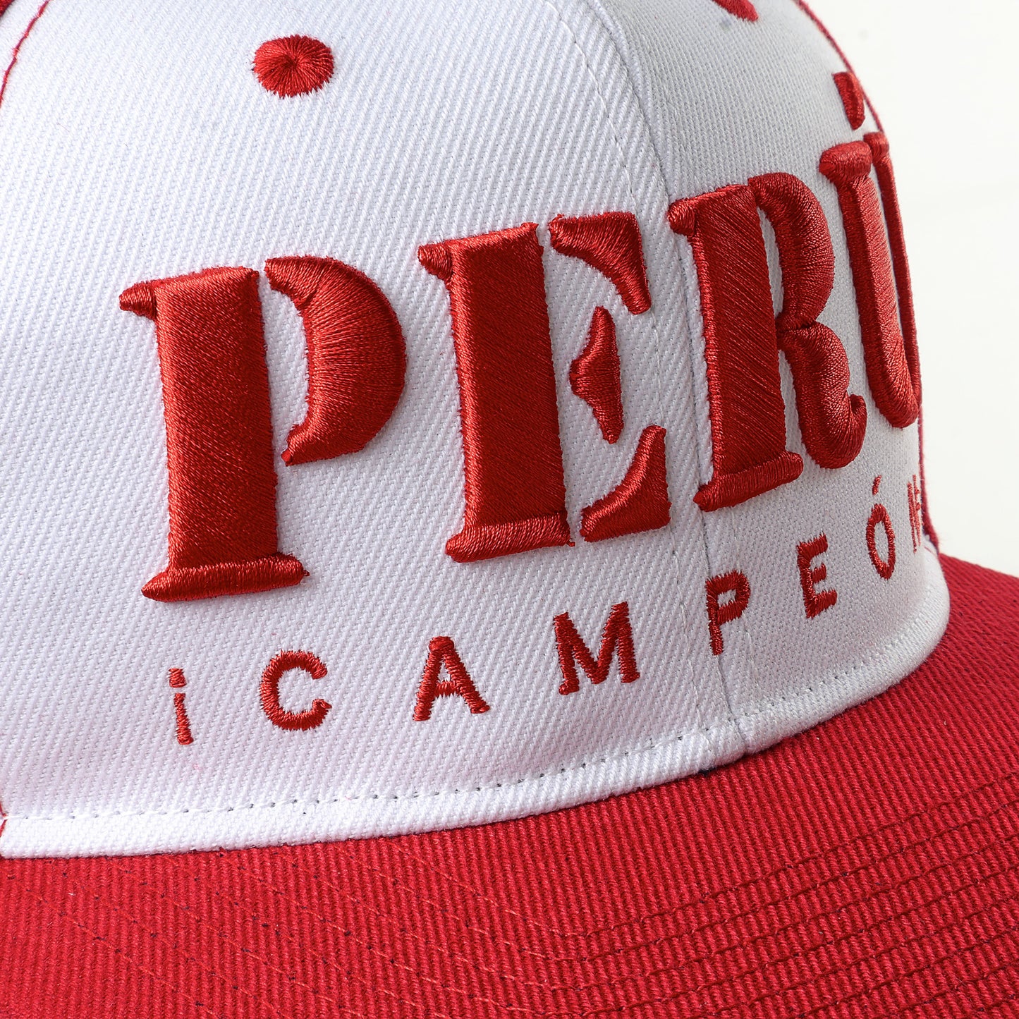 Perú Campeón Flat Grld Cap - Blanco y Rojo